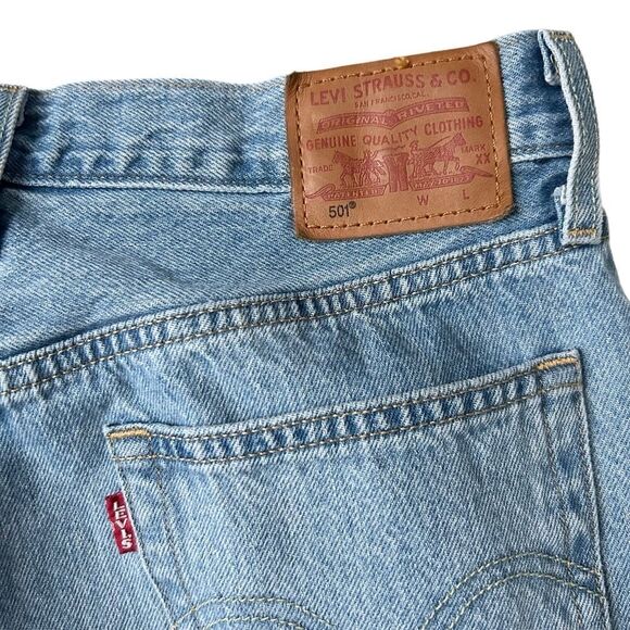 Levi’s 501 Premium Original Cropped Patched Jeans Medium Wash High Rise Size 28 - Picture 7 of 10